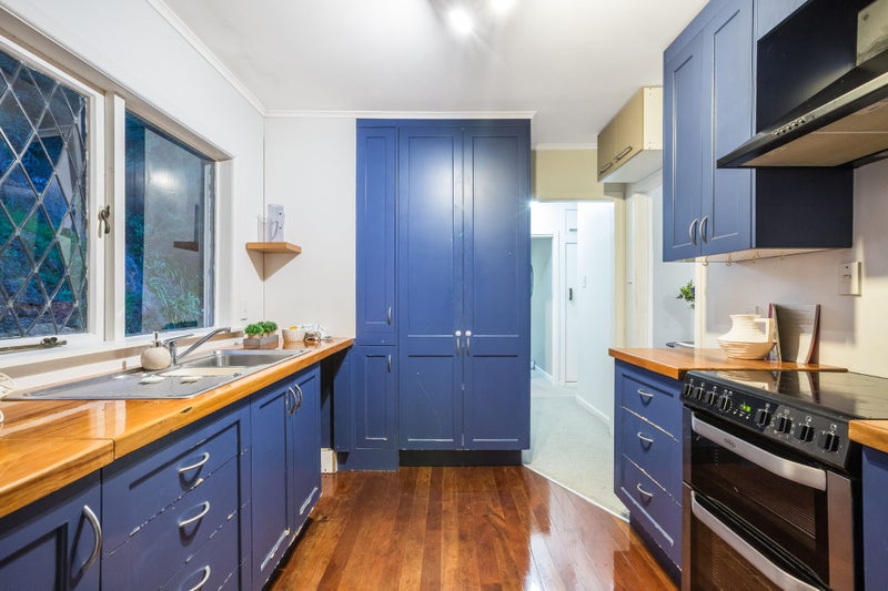 82 Cluny Road, Plimmerton, Porirua - Carousel 2