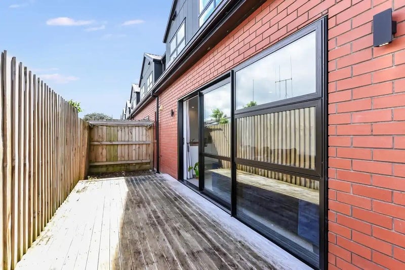 6/3 Charlemont Street, Whitiora, Hamilton - Carousel 7