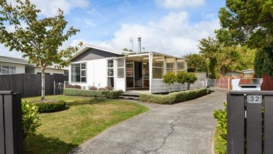 32 Geraldine Crescent, Cloverlea, Palmerston North - Carousel 1