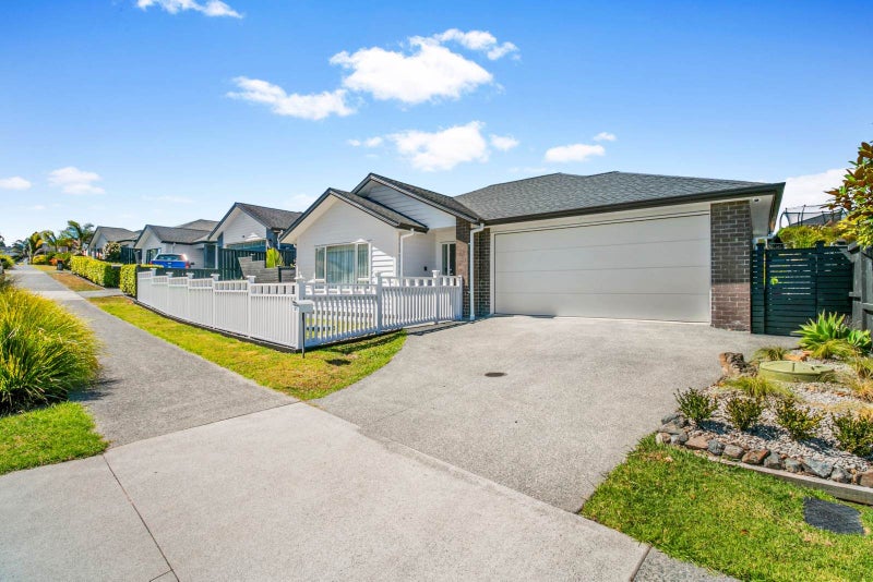 31 Jeroboam Loop, Kumeū - Carousel 1