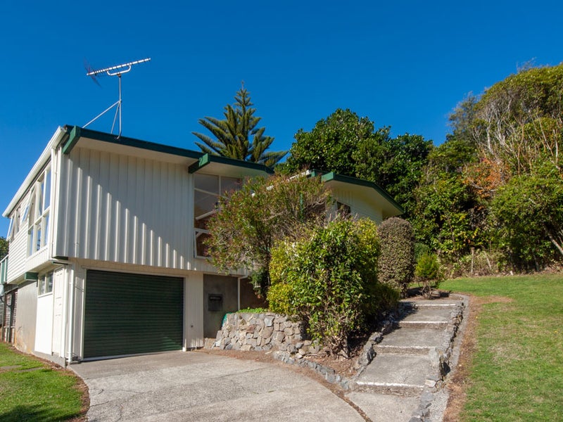13 Chisbury Street, Churton Park, Wellington - Carousel 1
