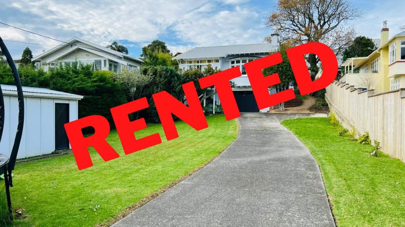 32 Wairoa Road, Narrow Neck, Auckland - Carousel 1