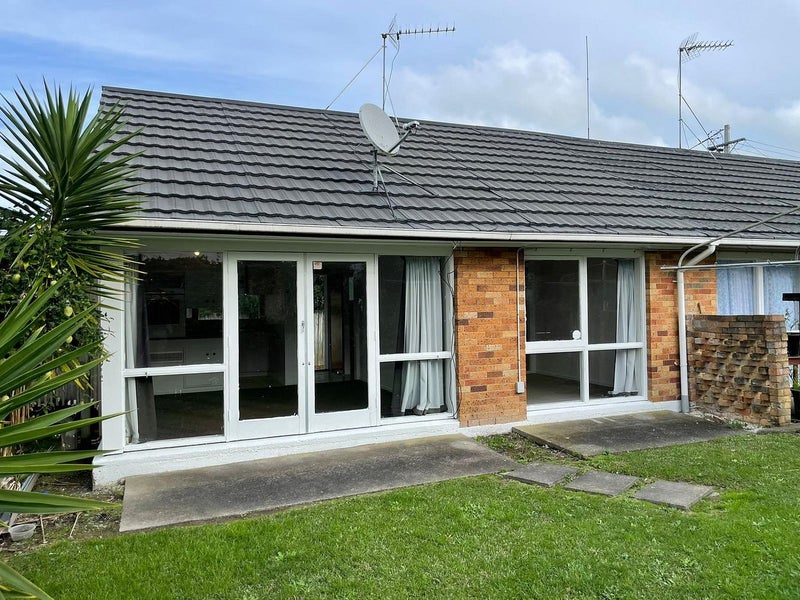 42 McAnnalley Street, Manurewa East, Auckland - Carousel 2