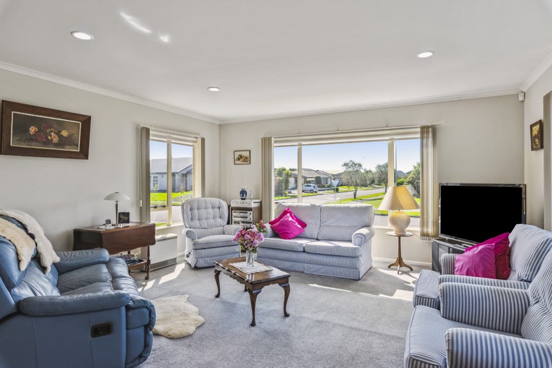 84 Regent Drive, Paraparaumu Beach, Paraparaumu - Carousel 2