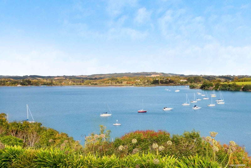 222 Sandspit Road, Shelly Park, Auckland - Carousel 1