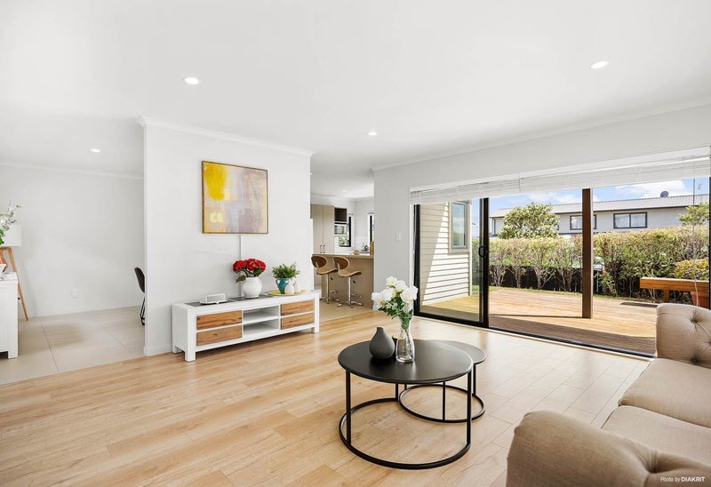 2 Lane Cameron Place, Flat Bush, Auckland - Carousel 1