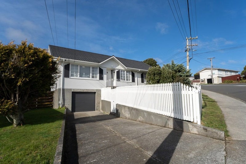 54 Mark Avenue, Paparangi, Wellington - Carousel 1