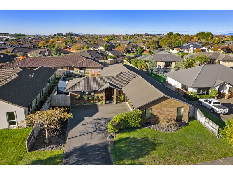 12 Whitford Place, Rototuna North, Hamilton - Carousel 19