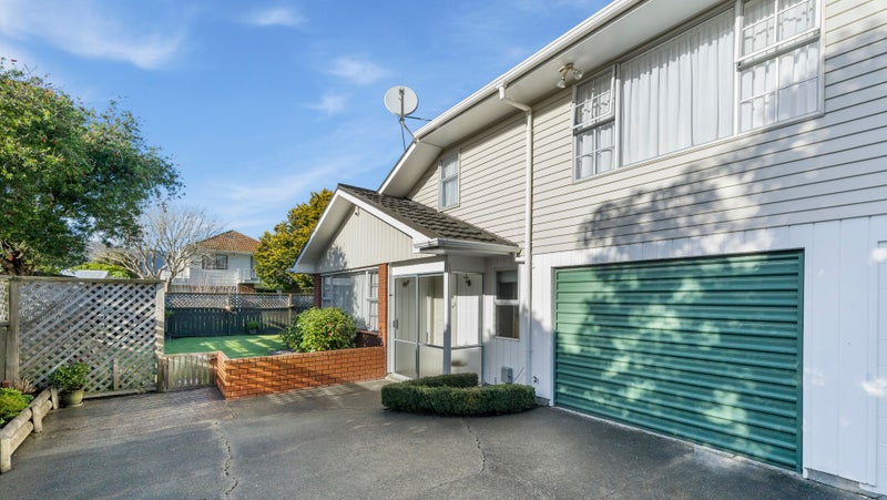 2/18 Chesney ST, Avalon, Lower Hutt - Carousel 1