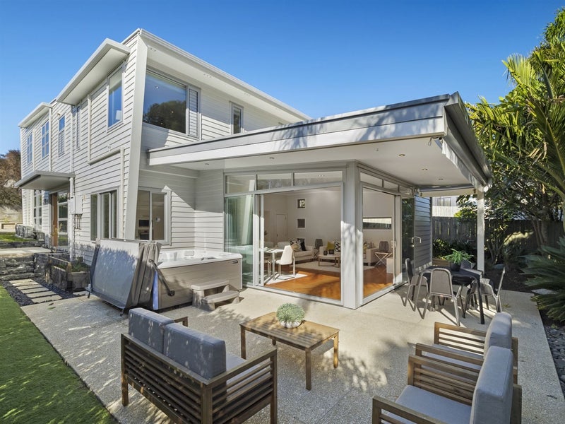 48A Deep Creek Road, Torbay, Auckland - Carousel 1