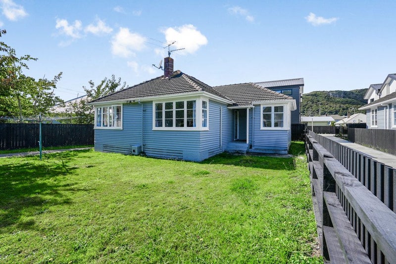 24 Pearce Crescent, Taita, Lower Hutt - Carousel 1