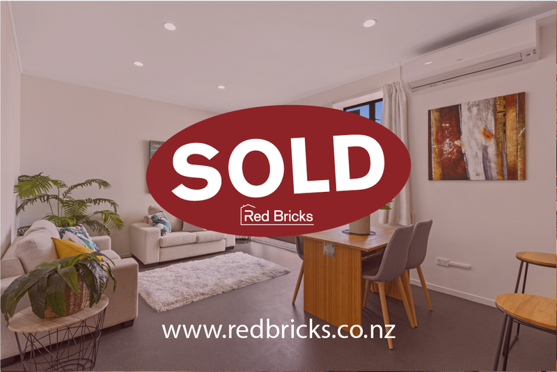 645/641 Victoria Street, Hamilton Central, Hamilton - Carousel 1