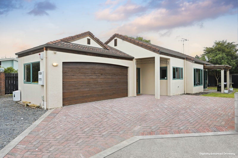 4/84 Braid Road, Saint Andrews, Hamilton - Carousel 1