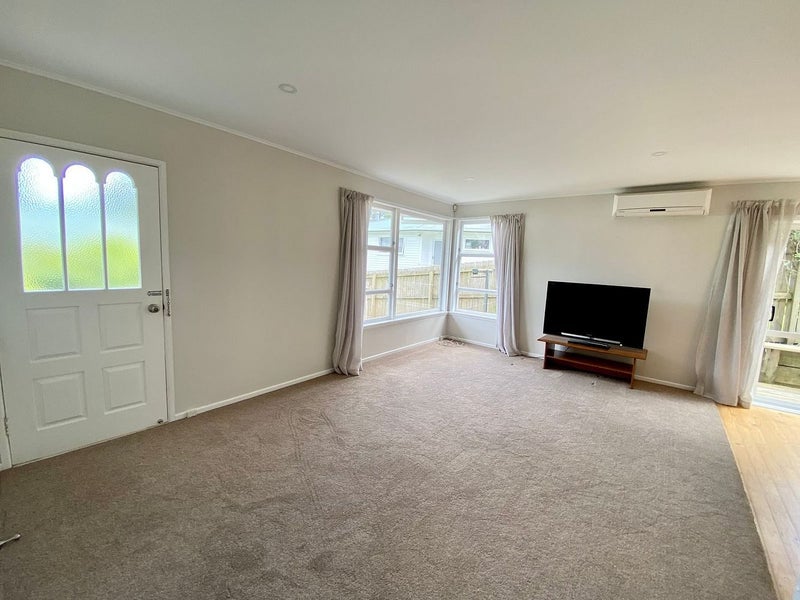 39 Canberra Avenue, Lynfield, Auckland - Carousel 2