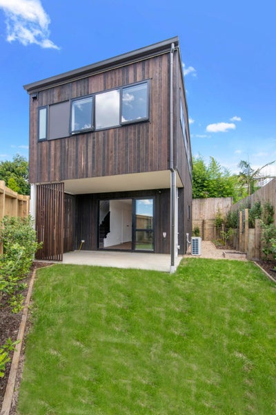 1/15 Tilden Avenue, Hillcrest, Auckland - Carousel 1