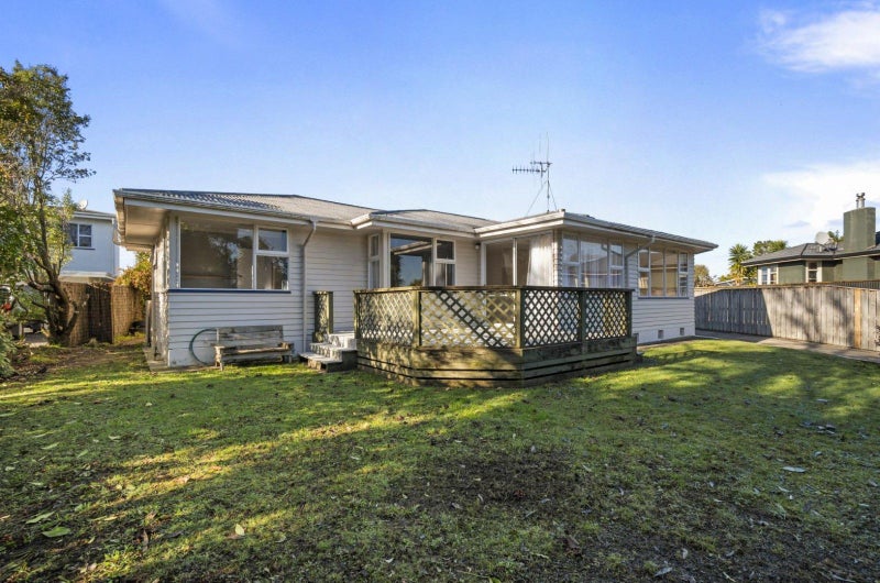 43 Sheffield Street, Awapuni, Palmerston North - Carousel 1