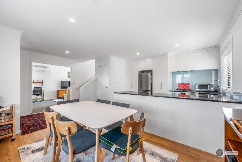 1/87 Victoria Street, Alicetown, Lower Hutt - Carousel 1