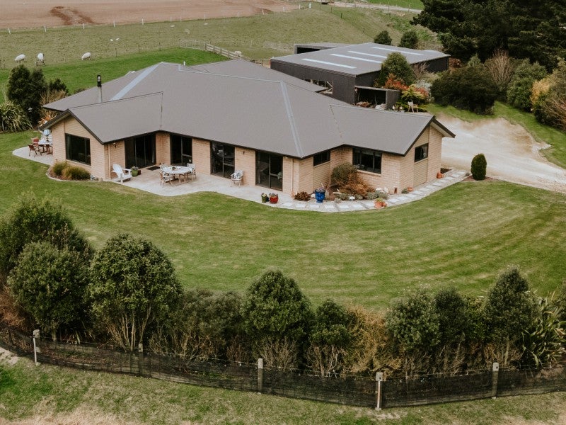 200 Parsons Road, Weston, Oamaru - Carousel 1