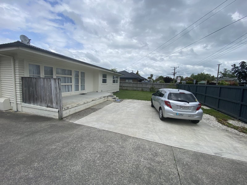 84 Bruce Avenue, Glenview, Hamilton - Carousel 1