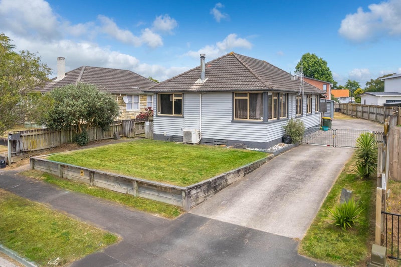 42 Ross Crescent, Fairfield, Hamilton - Carousel 1