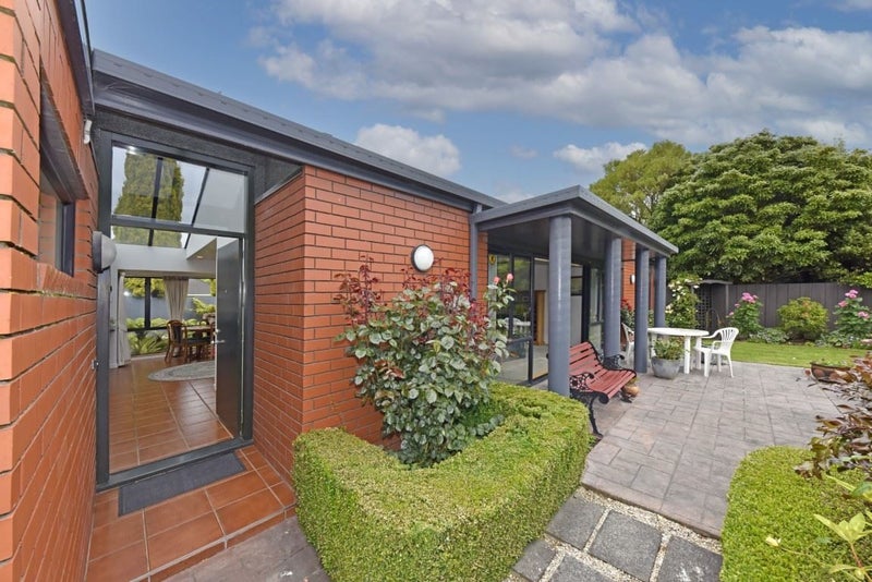 2/2 Brookford Place, Westmorland, Christchurch - Carousel 2