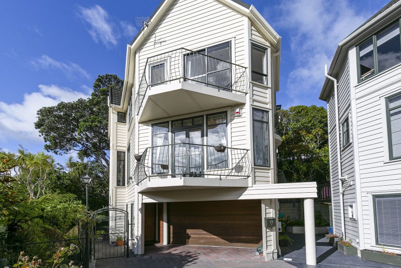 3/67 Bolton Street, Kelburn, Wellington - Carousel 1