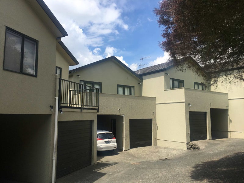 4/3 Orwell Road, Greenhithe, Auckland - Carousel 2