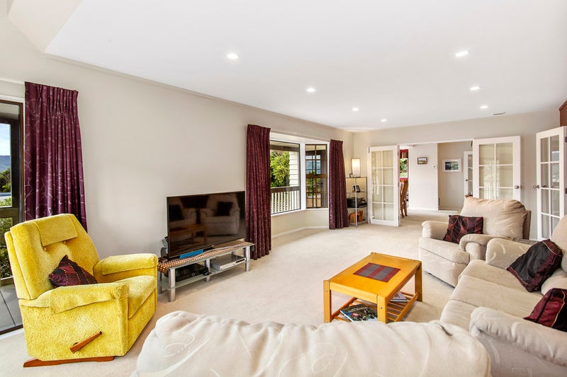 10A Rondane Place, Tirohanga, Lower Hutt - Carousel 23