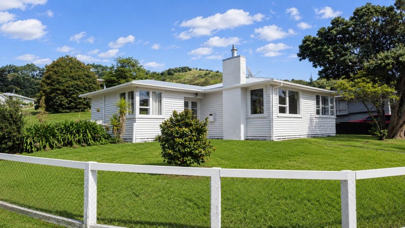 61 Cambridge Terrace, Kaiti, Gisborne - Carousel 1