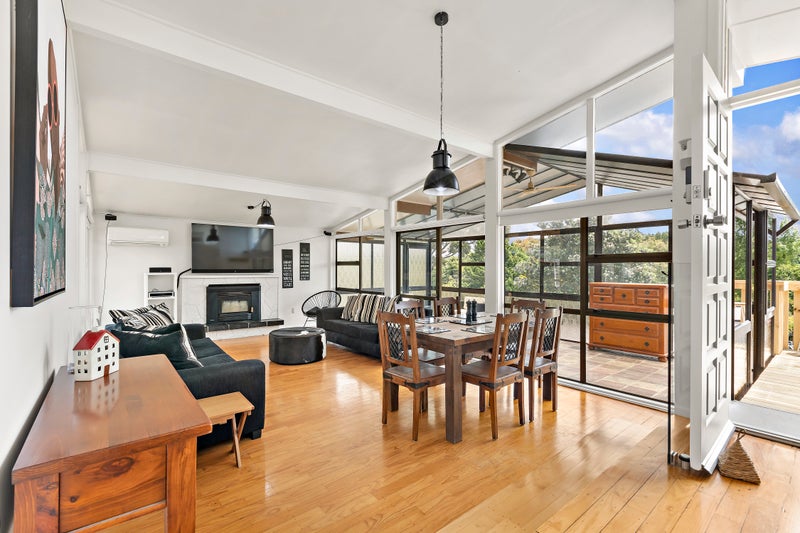 7 Noall Street, Te Atatu Peninsula, Auckland - Carousel 1