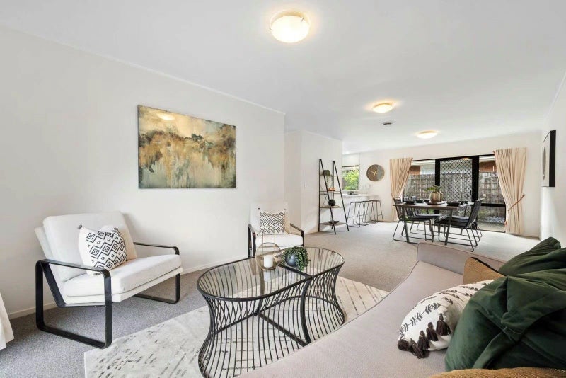 2B West Fairway, Golflands, Manukau - Carousel 2