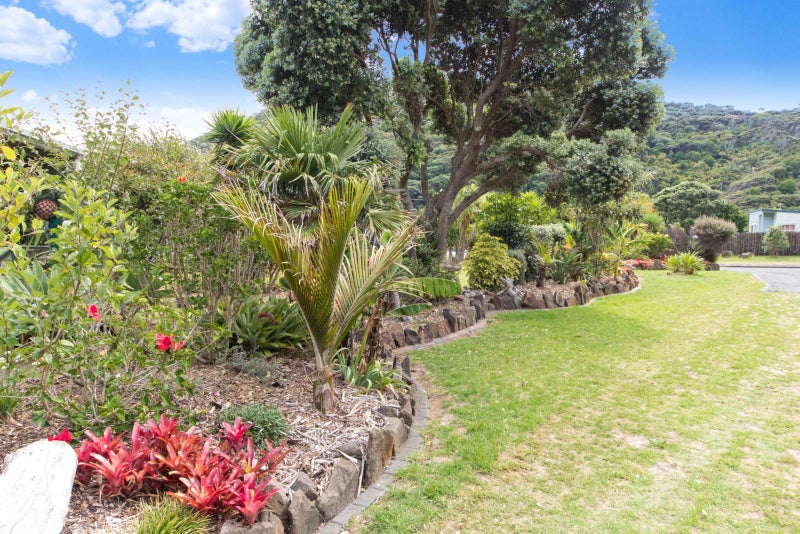 7 Erangi Place, Te Henga / Bethells Beach - Carousel 2