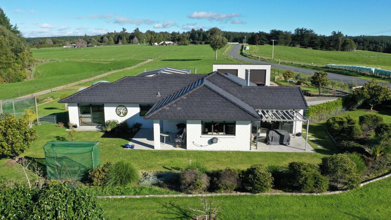 2001 Te Matai Road, Te Puke - Carousel 25