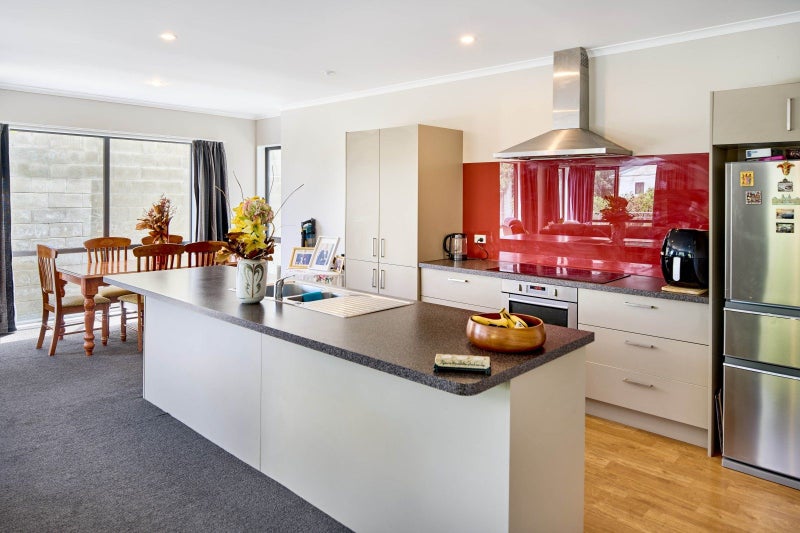 23 View Road, Titahi Bay, Porirua - Carousel 1