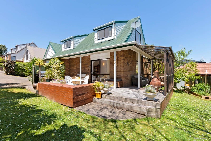 2/13 Eastridge Court, Northpark, Auckland - Carousel 1