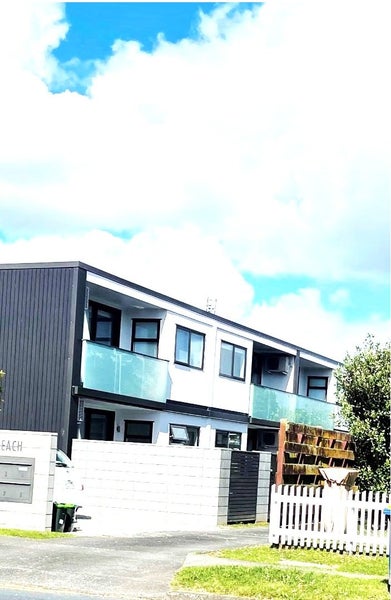 4/764 Beach Road, Browns Bay, Auckland - Carousel 1