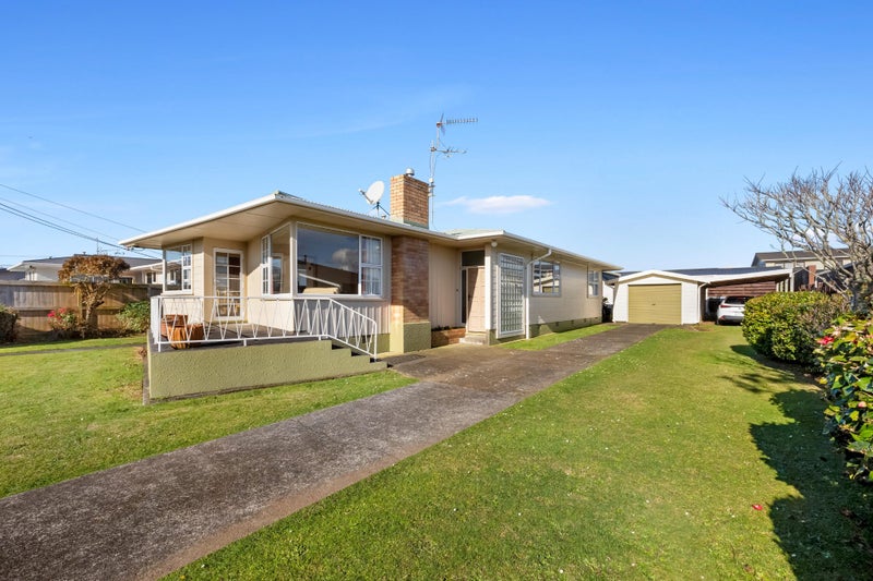 5 Smith Road, Merrilands, New Plymouth - Carousel 1