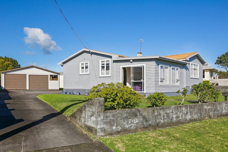 6 Rata Street, Upper Vogeltown, New Plymouth - Carousel 1