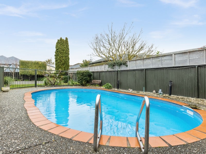 3 Amanda Place, Mayfair, Hastings - Carousel 20