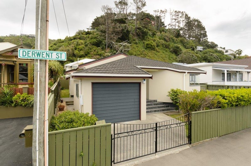 44A Derwent Street, Island Bay, Wellington - Carousel 13