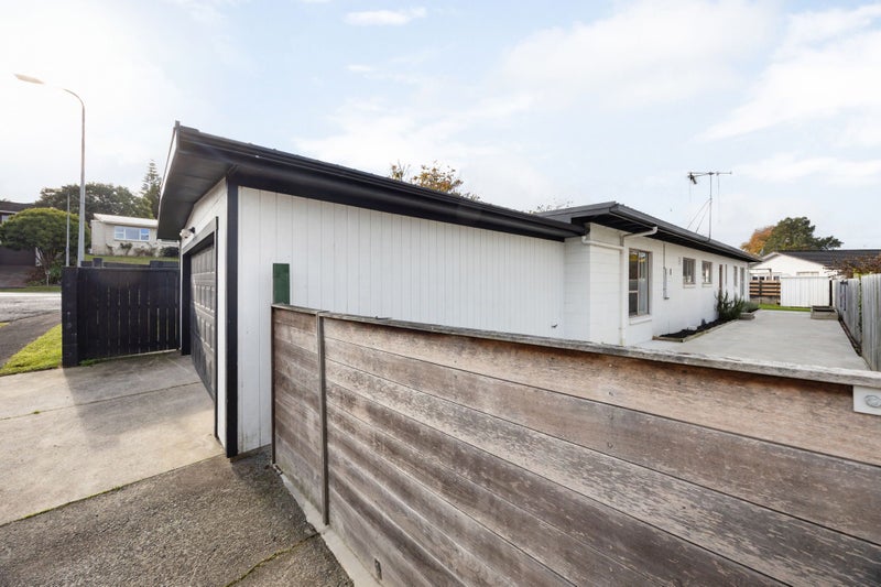 13 Sunnyhills Avenue, Glenview, Hamilton - Carousel 22