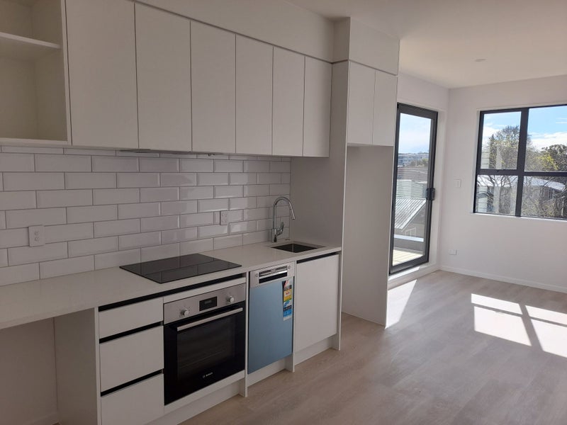 7/53 Drake Street, Howick, Auckland - Carousel 2