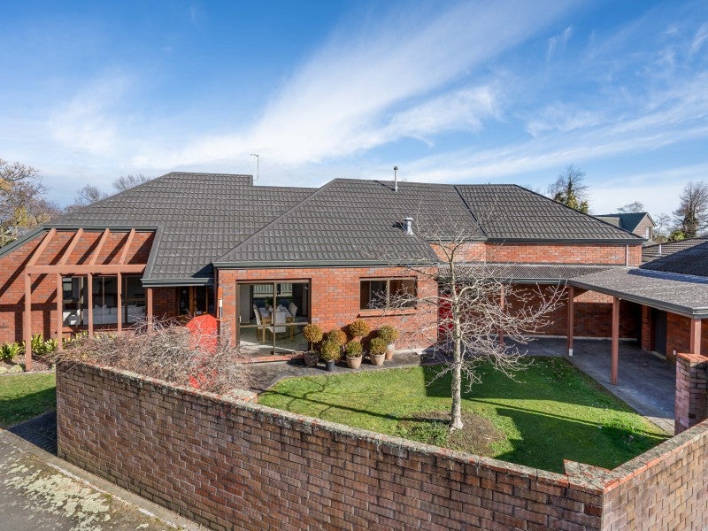 43 Ihaka Street, Hokowhitu, Palmerston North - Carousel 1