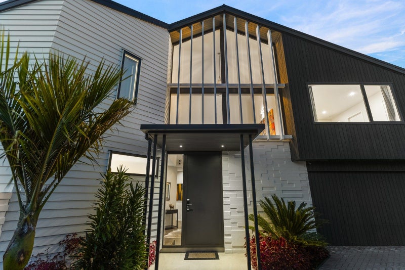 1A Maleme Avenue, Belmont, Auckland - Carousel 35