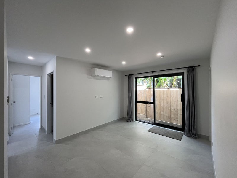 15 Aronia Way, Goodwood Heights, Auckland - Carousel 1