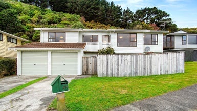 49 Woodman Drive, Tawa, Wellington - Carousel 1