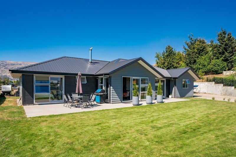 12 Turnbull Crescent, Wanaka - Carousel 1
