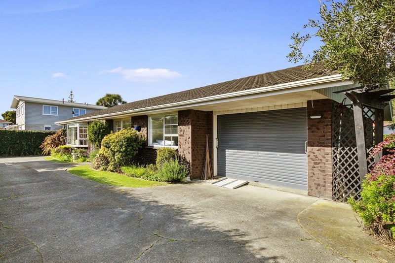 4A Saint Columbans Grove, Boulcott, Lower Hutt - Carousel 2