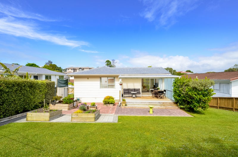 14 Athenic Avenue, Lynfield, Auckland - Carousel 1