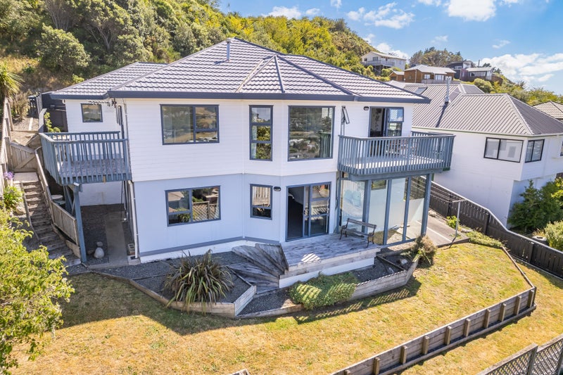 11 Chastudon Place, Tawa, Wellington - Carousel 1